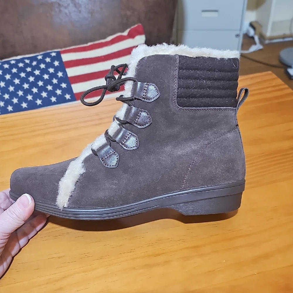 REVITALIGN Orthotic Park City Brown Shearling-Lined Ankle Boots Size 9.5 Wide